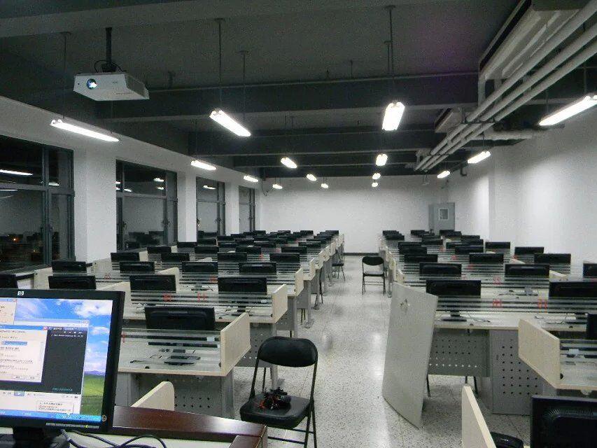 计算机房2